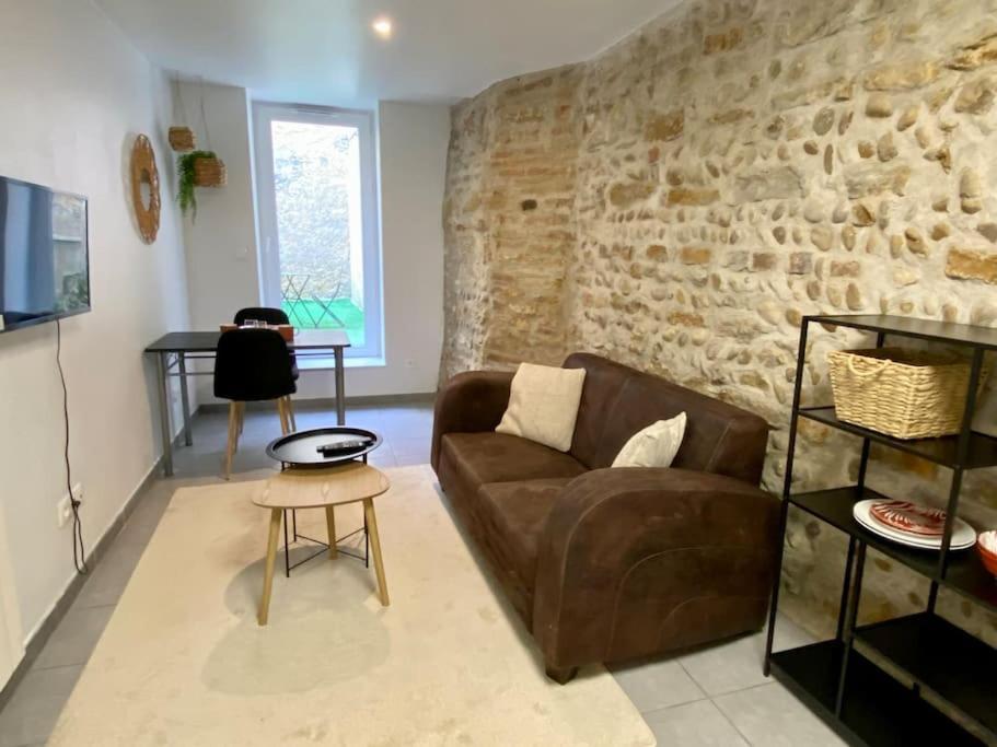 Vaste Appartement Renove - Centre Ville Bourg-en-Bresse Esterno foto